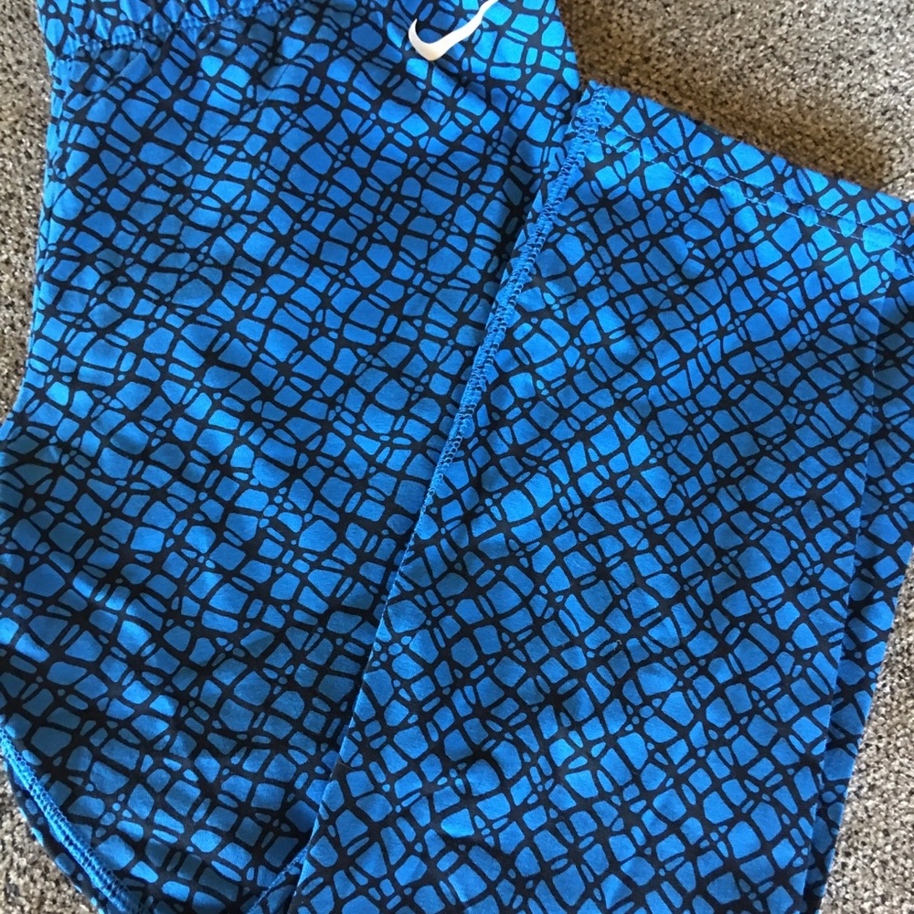 Nike workout capris